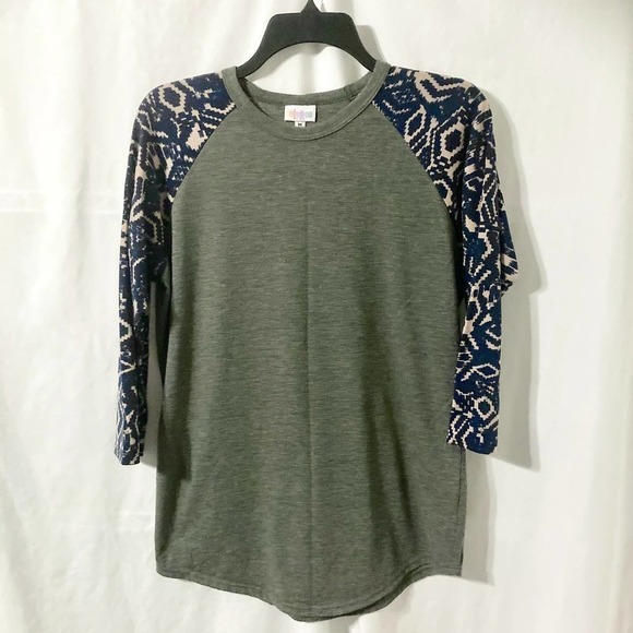 LulaRoe Women's M Gray Randy Top with Blue and Pink Geometric Sleeves - Picture 3 of 9